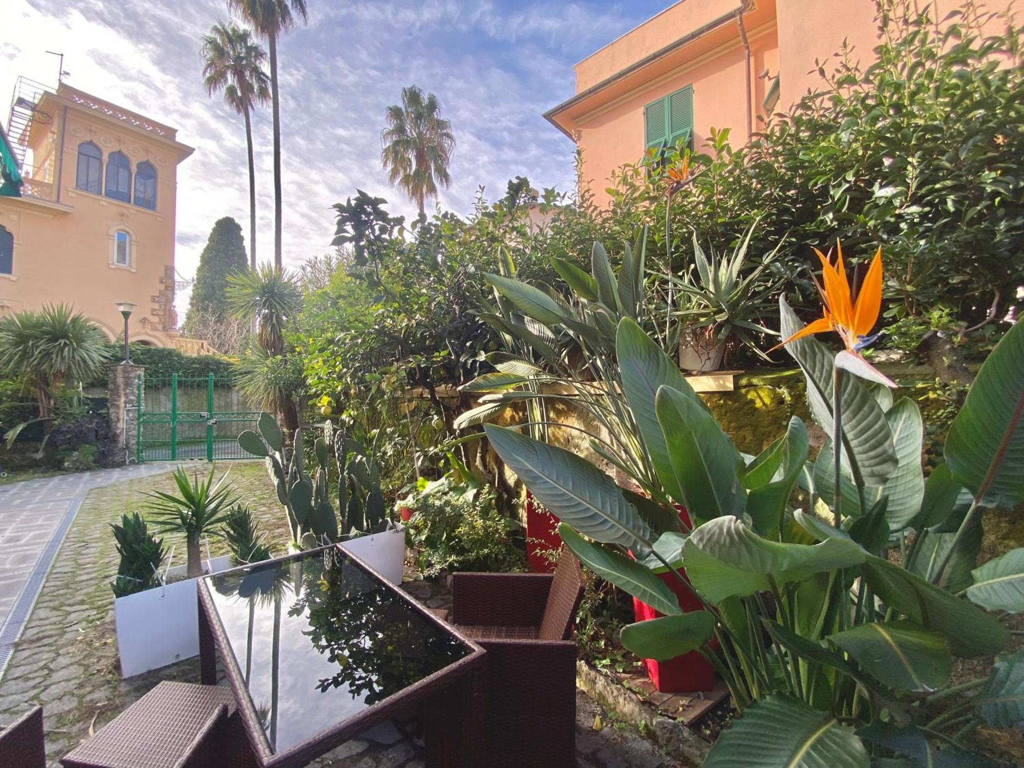 Casaviva - Lovely Trilo In Nervi With Parking Apartment *